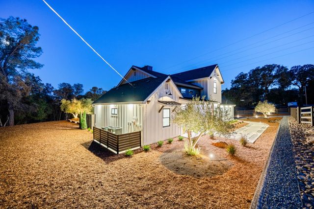 22828 Cameo Dr, Grass Valley, CA 95949