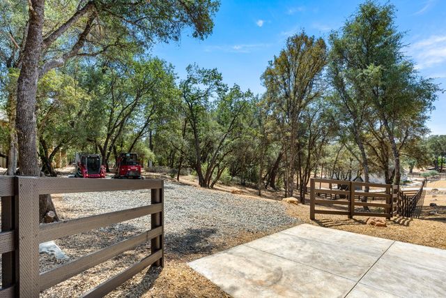 22828 Cameo Dr, Grass Valley, CA 95949