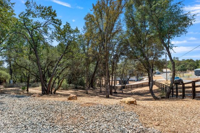 22828 Cameo Dr, Grass Valley, CA 95949