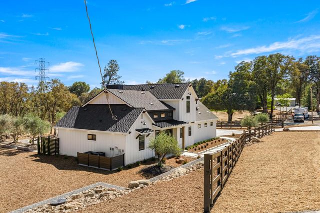 22828 Cameo Dr, Grass Valley, CA 95949
