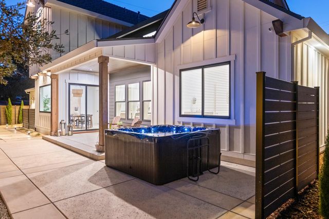 22828 Cameo Dr, Grass Valley, CA 95949
