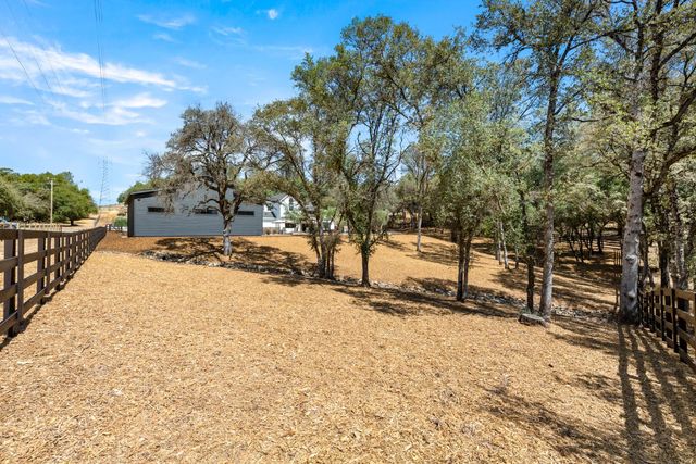 22828 Cameo Dr, Grass Valley, CA 95949