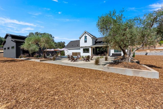 22828 Cameo Dr, Grass Valley, CA 95949
