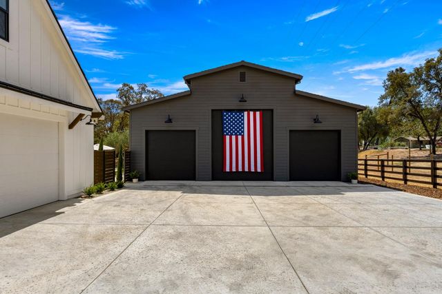22828 Cameo Dr, Grass Valley, CA 95949
