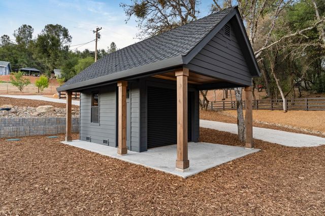 22828 Cameo Dr, Grass Valley, CA 95949
