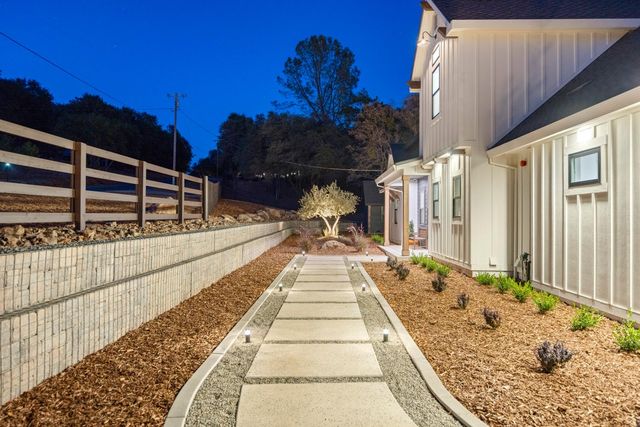 22828 Cameo Dr, Grass Valley, CA 95949
