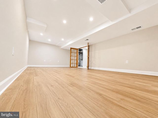7401 CAMP ALGER AVE, Falls Church, VA 22042