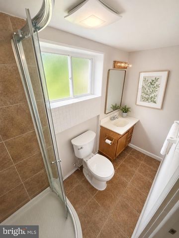 7401 CAMP ALGER AVE, Falls Church, VA 22042