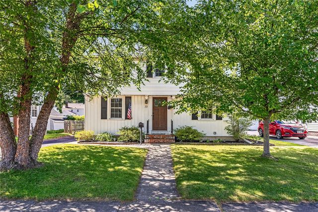 33 Coolidge Road, Irondequoit, NY 14622