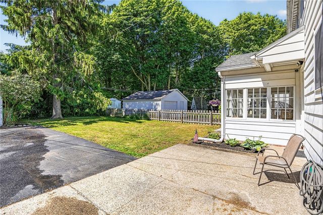 33 Coolidge Road, Irondequoit, NY 14622