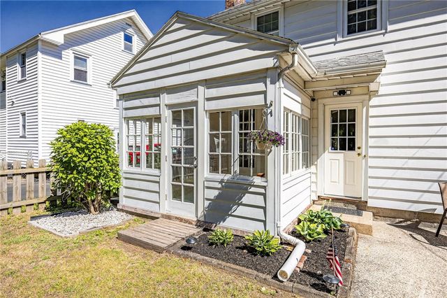 33 Coolidge Road, Irondequoit, NY 14622