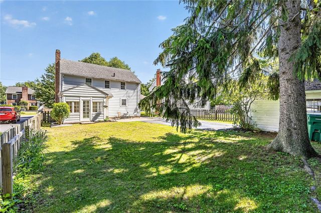 33 Coolidge Road, Irondequoit, NY 14622