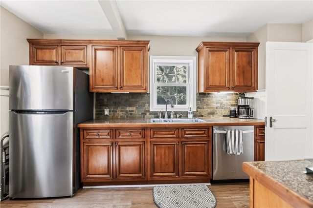 33 Coolidge Road, Irondequoit, NY 14622