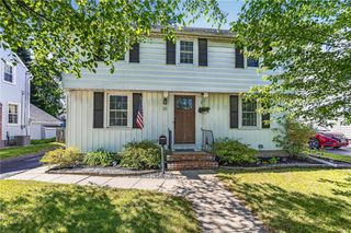33 Coolidge Road, Irondequoit, NY 14622