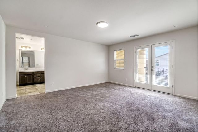 5468 W Santa Barbara Drive, Fresno, CA 93722