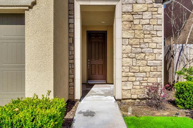 5468 W Santa Barbara Drive, Fresno, CA 93722