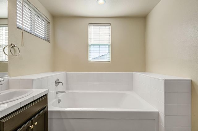 5468 W Santa Barbara Drive, Fresno, CA 93722