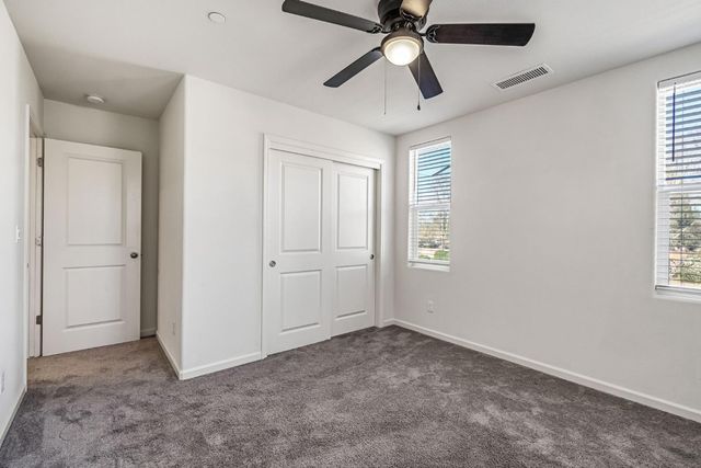 5468 W Santa Barbara Drive, Fresno, CA 93722