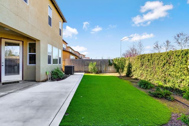 5468 W Santa Barbara Drive, Fresno, CA 93722