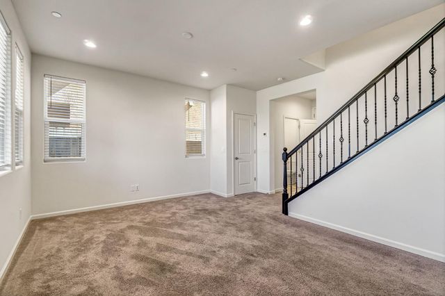 5468 W Santa Barbara Drive, Fresno, CA 93722