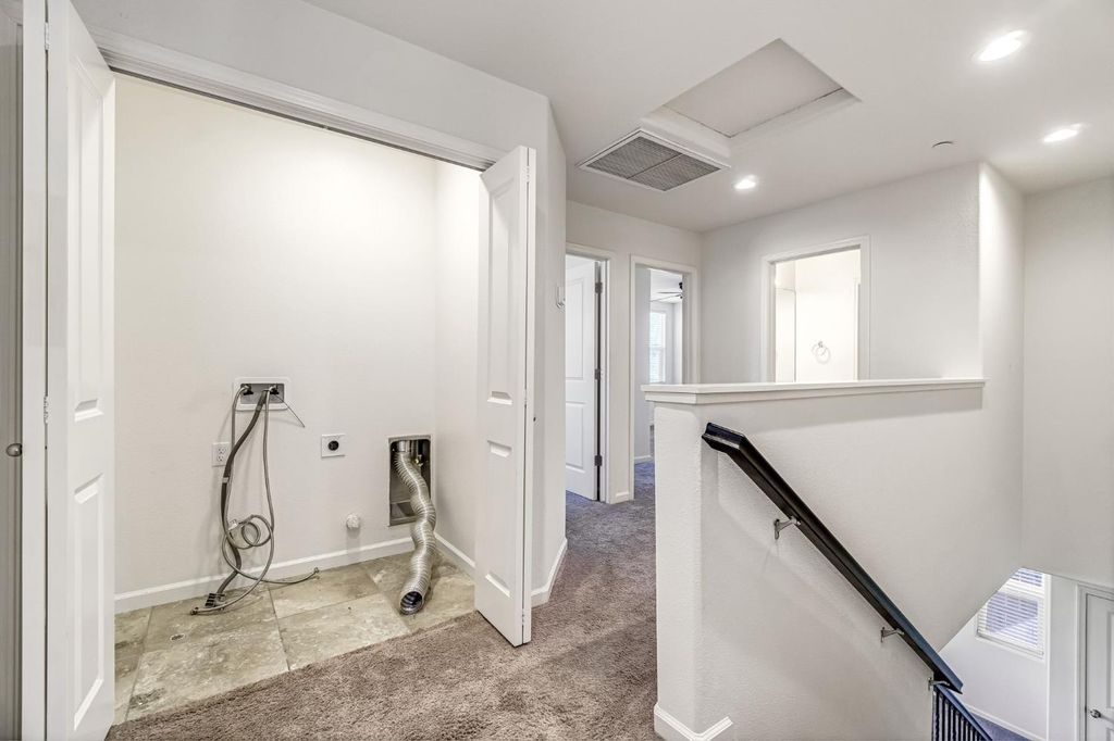 Image 18 of property listing at 5468 W Santa Barbara Drive, Fresno, CA 93722