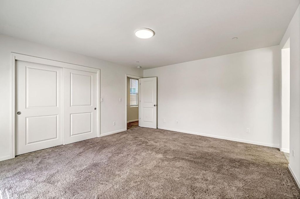 Image 21 of property listing at 5468 W Santa Barbara Drive, Fresno, CA 93722