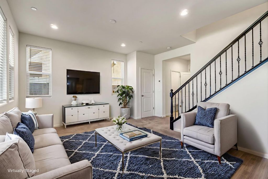 Image 3 of property listing at 5468 W Santa Barbara Drive, Fresno, CA 93722