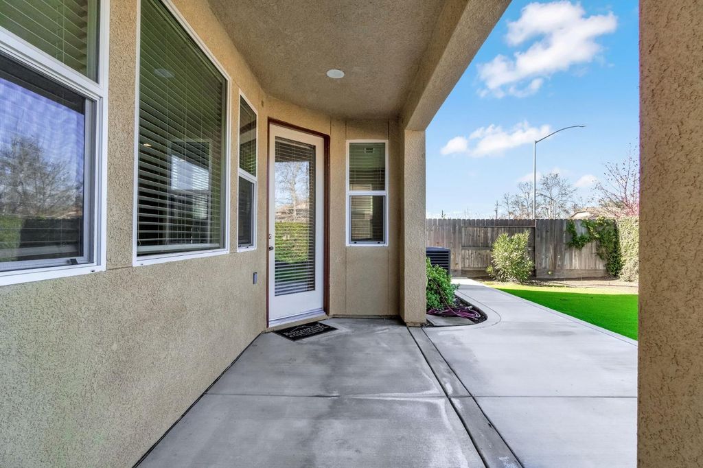 Image 31 of property listing at 5468 W Santa Barbara Drive, Fresno, CA 93722