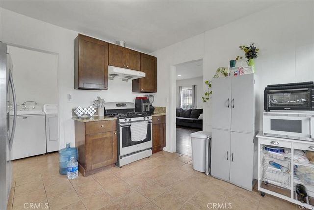 1303 1305 E Kingsley Avenue, Pomona, CA 91767