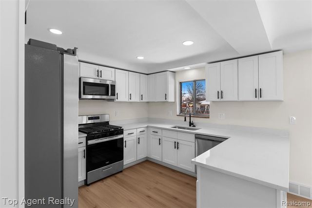 24336 Warrington Court, Eastpointe, MI 48021