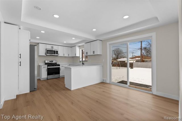 24336 Warrington Court, Eastpointe, MI 48021