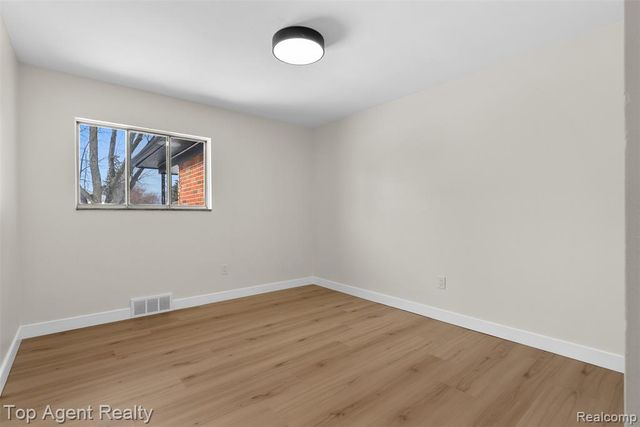 24336 Warrington Court, Eastpointe, MI 48021