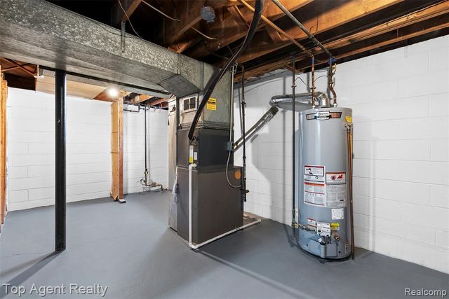 24336 Warrington Court, Eastpointe, MI 48021