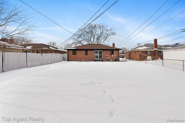 24336 Warrington Court, Eastpointe, MI 48021