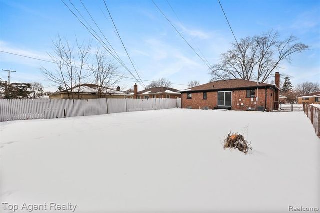 24336 Warrington Court, Eastpointe, MI 48021