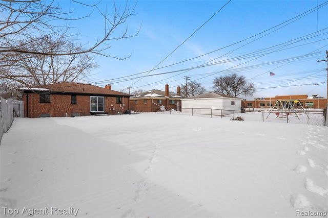 24336 Warrington Court, Eastpointe, MI 48021