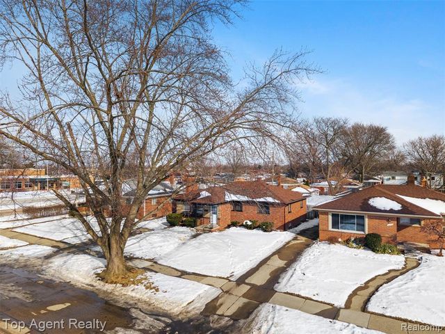 24336 Warrington Court, Eastpointe, MI 48021