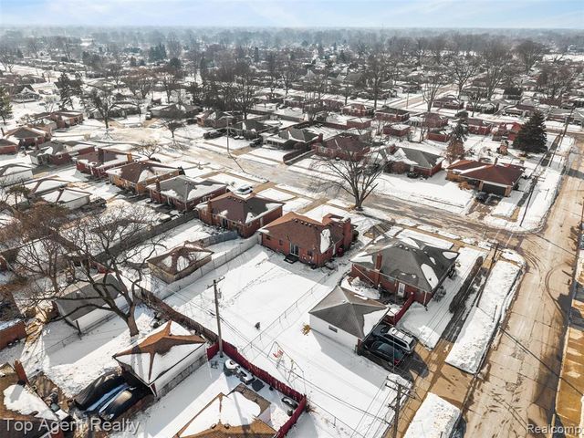 24336 Warrington Court, Eastpointe, MI 48021