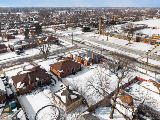 24336 Warrington Court, Eastpointe, MI 48021