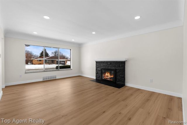 24336 Warrington Court, Eastpointe, MI 48021