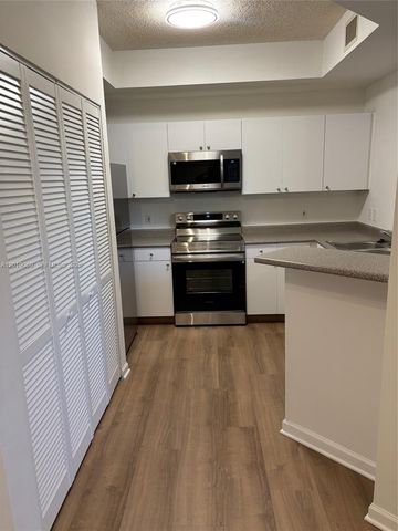 1900 Van Buren St 113B, Hollywood, FL 33020