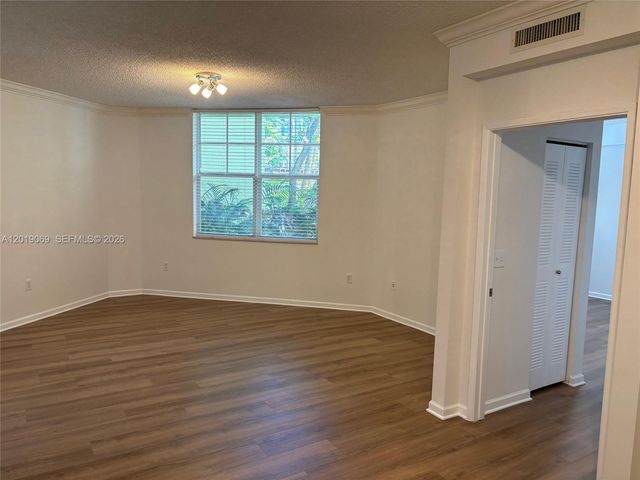 1900 Van Buren St 113B, Hollywood, FL 33020