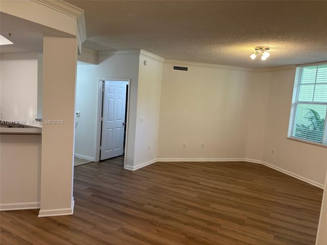 1900 Van Buren St 113B, Hollywood, FL 33020
