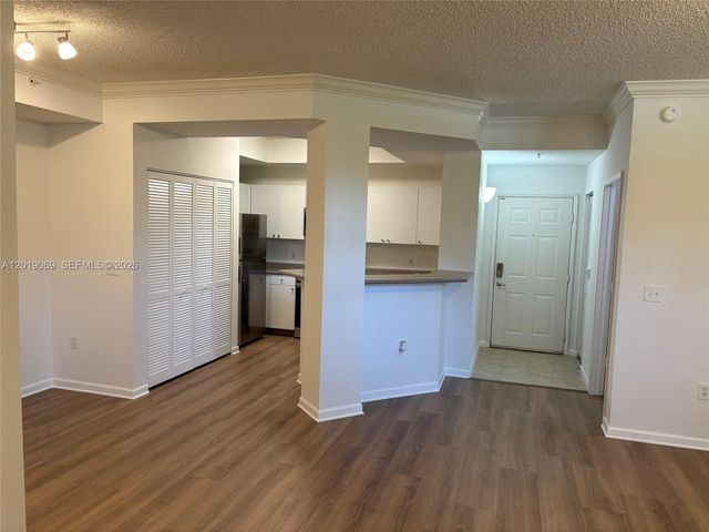 1900 Van Buren St 113B, Hollywood, FL 33020