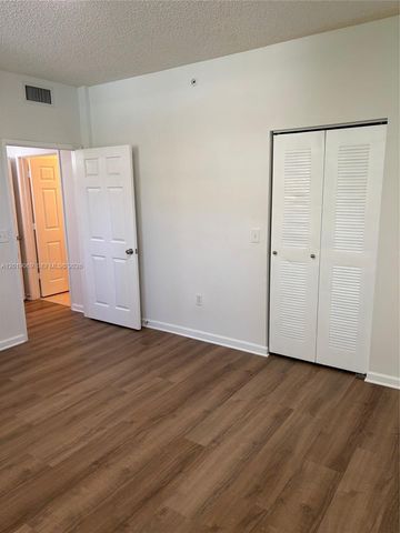 1900 Van Buren St 113B, Hollywood, FL 33020