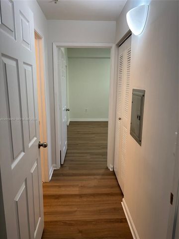 1900 Van Buren St 113B, Hollywood, FL 33020