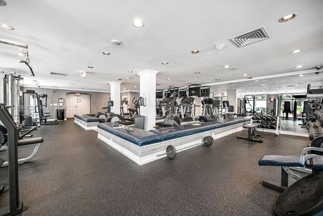 1900 Van Buren St 113B, Hollywood, FL 33020