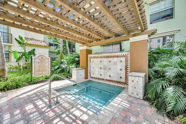1900 Van Buren St 113B, Hollywood, FL 33020