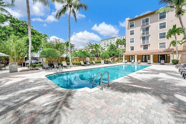 1900 Van Buren St 113B, Hollywood, FL 33020
