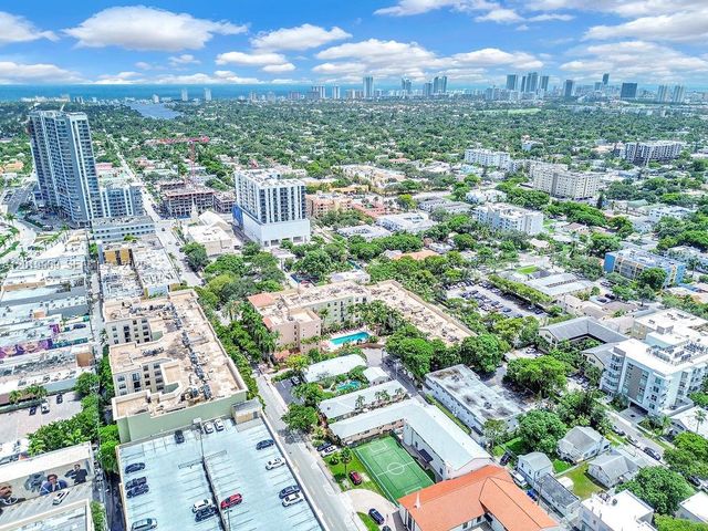 1900 Van Buren St 113B, Hollywood, FL 33020
